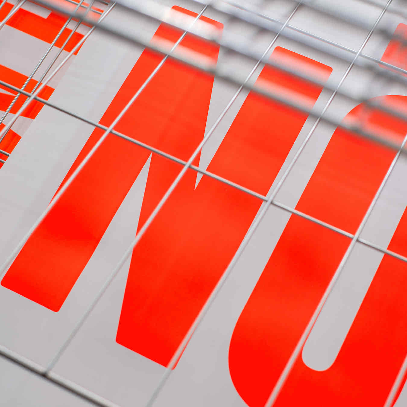 NÖ (Neon)