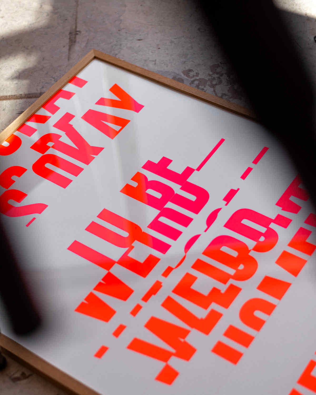 Be weird! (Neon) — Cuts