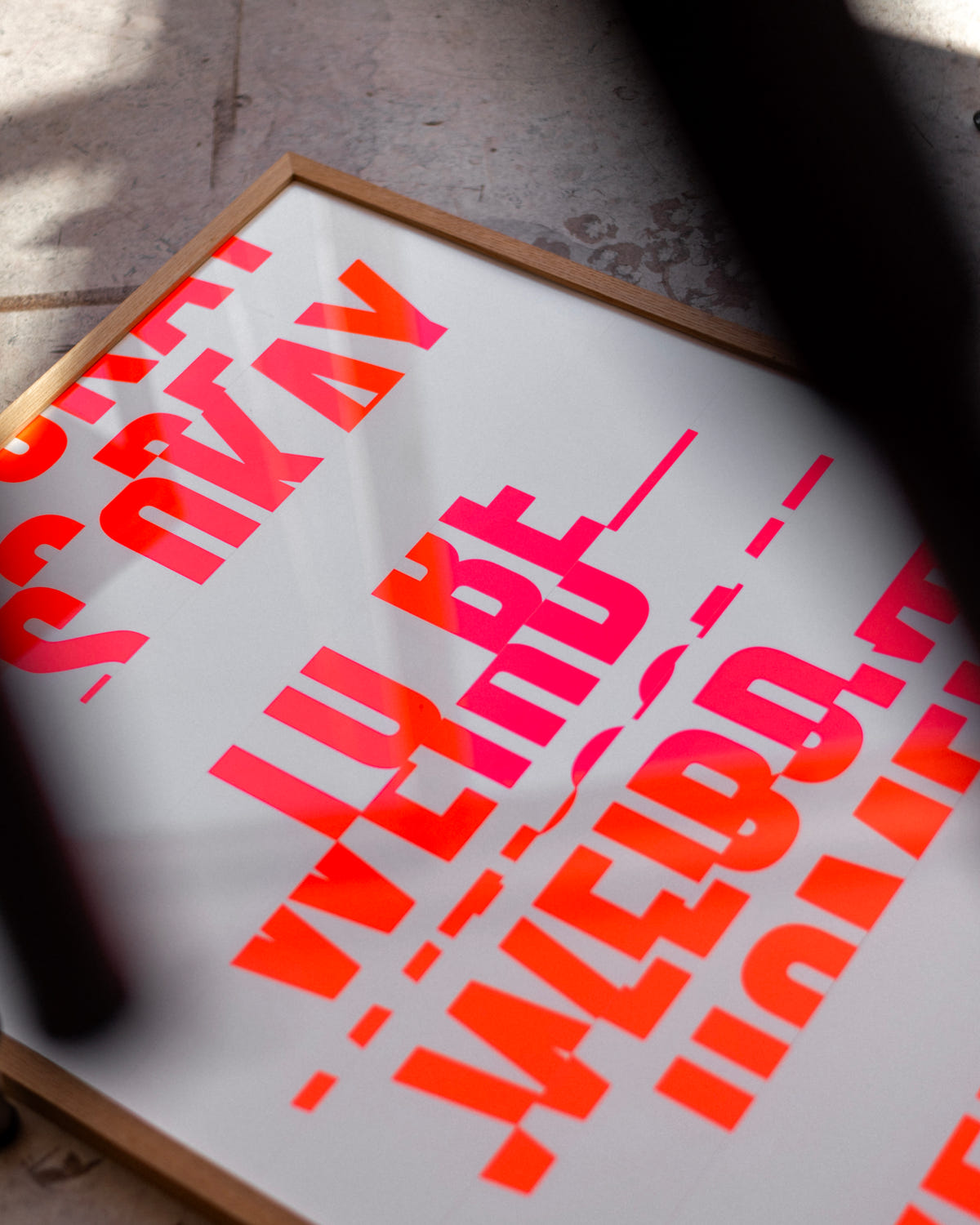 Be weird! (Neon) — Cuts