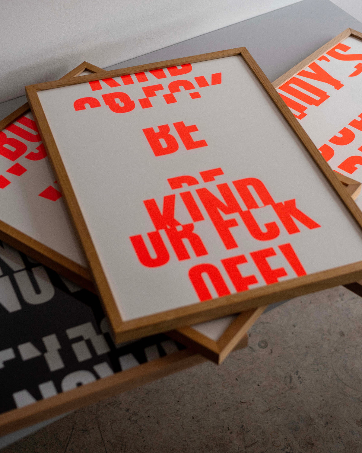Be kind! (Neon) — Cuts