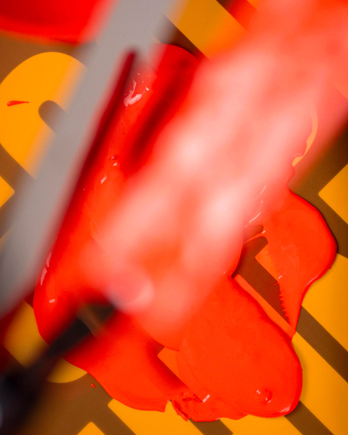 Be weird! (Neon) — Cuts